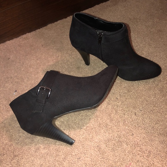 fioni black booties
